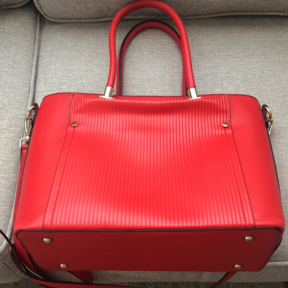 Beautiful red Satchel bag - Picture 2 of 10